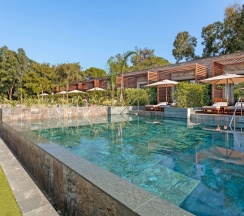Двухместный номер Swim-Up Lagoon Golf двуспальная кровать в Курорт Cullinan Belek