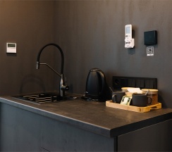 Зеркальный дом Премиум с душем в Резиденция Северное Сияние