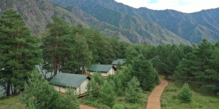 Чемальский район: Глэмпинг Ороктой парк