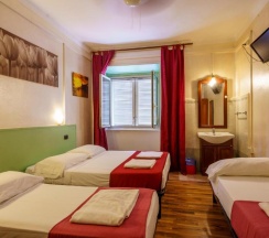 Четырёхместный номер Standard в Hotel America