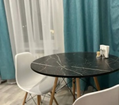 Двухместные апартаменты с балконом (двуспальная кровать) в Квартира Нужный Адрес