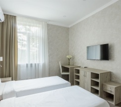 Сьюит трехкомнатный с двумя спальнями без балкона вид на парк в Кавказ