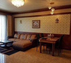 Люкс с видом на бассейн в Erawan Hotel