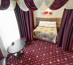 Номер улучшенный с 1 двуспальной кроватью в Наутилус