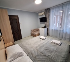 "НЕБО 2" Трехместный Комфортный номер с кроватями TWIN/DBL и одноместным диваном на 1 этаже в ГД "Цитрус" в Цитрус