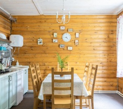 Дом у камня в Black fox