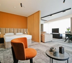 Люкс Плюс в Ластадие