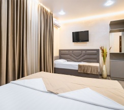 6-местный 2-комнатный "Семейный" номер с балконом в Манэ