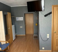 Двухместный номер Standard с балконом и с видом на город (2 отдельные кровати) в Гест 4