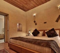 Двухместный люкс Улучшенный с террасой и джакузи двуспальная кровать в La Casa Cave