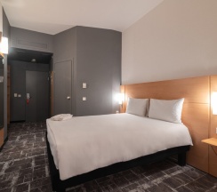 Двухместный номер Premium с видом на город двуспальная кровать в Отель Ibis Астана