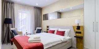 Минск: Гостевой дом 6-комнатный дом HomeApart Новгородская, 11