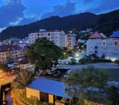Кровать в общем номере (мужской номер) в Hotel The Journey Patong New