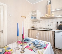 Четырёхместные апартаменты с 3 комнатами с видом на город в 3-комн. апарты в центре города на ул. Романовская Слобода 22