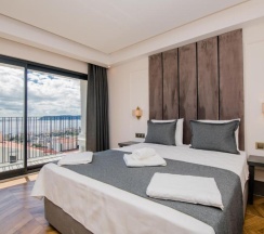 Двухместный номер Deluxe с видом на море двуспальная кровать в Kas Pier Hotel