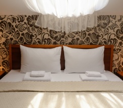 Семейный двухкомнатный номер в Утомленные Солнцем