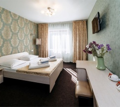 Улучшенный с 2-х спальной кроватью в Респект-Hotel