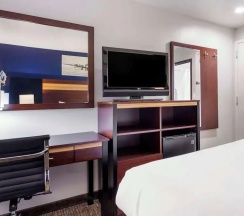 Двухместный номер Standard в Avion Inn Near LGA Airport, Ascend Hotel Collection