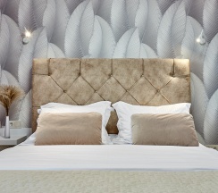 2-комнатные апартаменты люкс с 1 односпальной и 2 двуспальными кроватями в Ваш Комфорт Апарт на улице Дмитрия Благоева