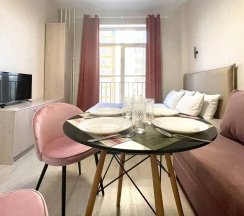 Апартаменты-студио ЖК "Салют" в Rauktis apartments