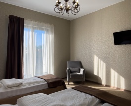 Трёхместный номер Standard с балконом в Rita House