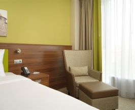 Номер с кроватью размера "queen-size" для некурящих в Hampton by Hilton