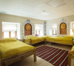 Четырёхместный номер Economy с видом на город в Ясенпень