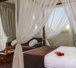 Двухместный номер Honeymooners с видом на море двуспальная кровать в Seagull Beach Resort Families & Couples Only - All Inclusive