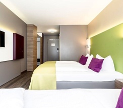 Двухместный номер Standard с видом на улицу двуспальная кровать в Hotel Demas City
