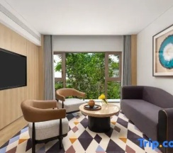 Двухместный люкс c 1 комнатой (двуспальная кровать) в voco Sanya Dadonghai By IHG