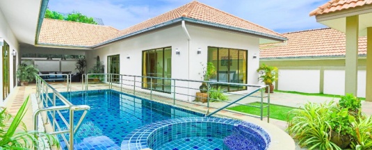 Вилла Deluxe с 4 комнатами в Tortuga Villas Pattaya