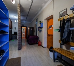 Общий номер до 20 гостей с двухъярусными кроватями (Мужской) в Dom hostel