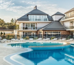 Люкс "Comfort" с видом на БАССЕЙН 2-комнатный в Villaggio