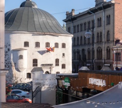 Апартаменты с красивым видом из окна в Квартира Jail Apart просторные апартаменты 105 м2 в центре Выборга с двумя спальнями
