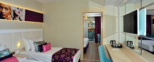 Семейный номер Deluxe с видом на окрестности в Azura Deluxe Resort & Spa
