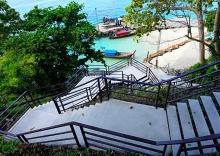 Двухместное бунгало Deluxe с видом на море двуспальная кровать в HIP Seaview Resort at Phi Phi