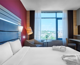 Номер Classic Superior, с видом на город - с двуспальной кроватью в Mercure Sochi Centre