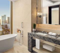 Двухместный номер Deluxe с видом на город двуспальная кровать в The Ritz-Carlton Astana
