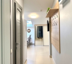 Апартаменты №10 "Люкс" на мансардном этаже в Саквояж