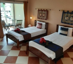 Двухместный номер Deluxe с балконом 2 отдельные кровати в Guesthouse Liam's Suan Dok Mai