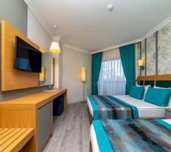 Трёхместный номер Standard с балконом в Armas Gul Beach (ex. Otium Gul Beach Resort)