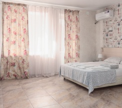 Двухместный номер Comfort с балконом и рядом с пляжем двуспальная кровать в Моряк