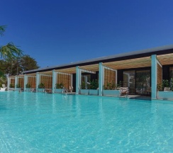 SEA VILLAGE SUPERIOR SWIM UP в Volna Sea Village