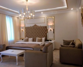 Двухместный люкс двуспальная кровать в Ambassador hotel Almaty