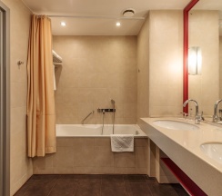 Люкс в Ramada by Wyndham Yekaterinburg Hotel&Spa