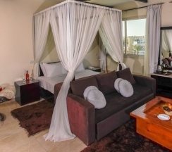 Двухместный номер Honeymooners с видом на море двуспальная кровать в Seagull Beach Resort Families & Couples Only - All Inclusive