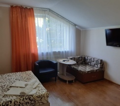 Трехместный номер с двуспальной и односпальной кроватью в Танго