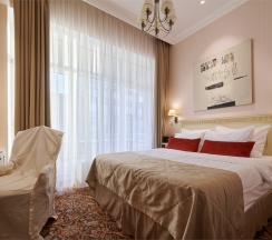 Делюкс с одной большой кроватью в Marco Polo Moscow