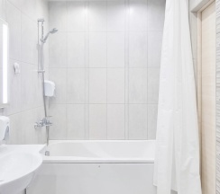 Двухместный номер Deluxe с балконом и с видом на город (двуспальная кровать) в Апартаменты Vladresort: Олимпия Делюкс