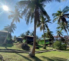 Двухместное бунгало с видом на море двуспальная кровать в Kinnaree Resort Koh Kood